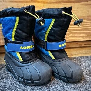 Sorel kids Flurry Snow Boots size 11 EUC
